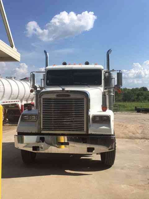 Freightliner FLD120 (2005)