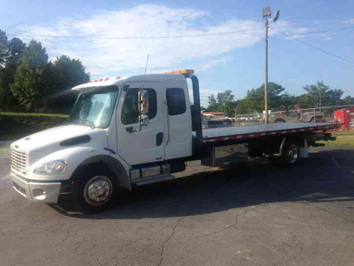 Freightliner M2 EXTENDED CAB ROLLBACK (2005)