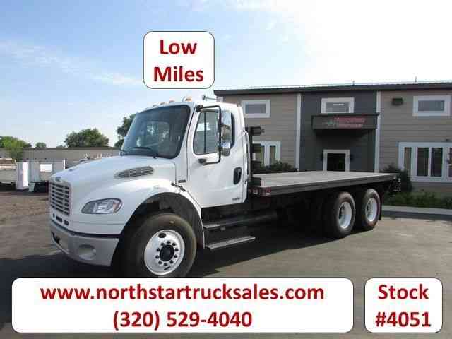 Freightliner M2 Flat Bed Truck -- (2005)