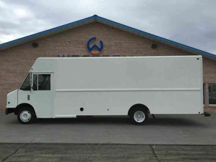 Freightliner P1200 Step Van 22FT Food Truck Fedex Delivery (2005)