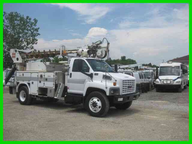 GMC C8500 C7 CAT ALLISON AC WITH TEREX TELELECT COMMANDER L4045 DIGGER DERRICK (2005)