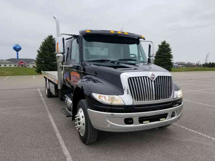 INTERNATIONAL 4400 (2005)