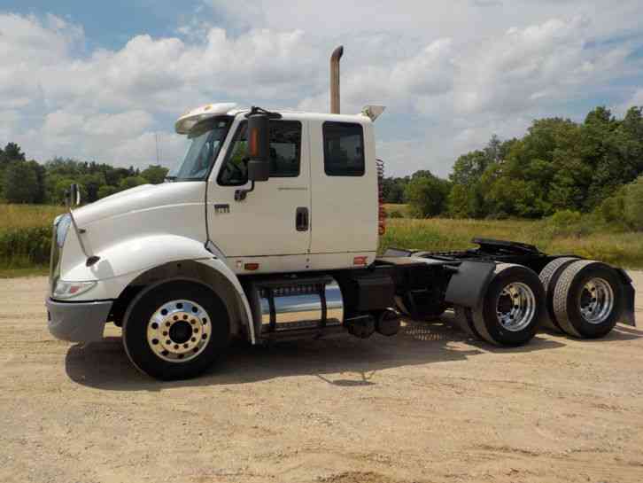 International 8600 (2005) : Sleeper Semi Trucks