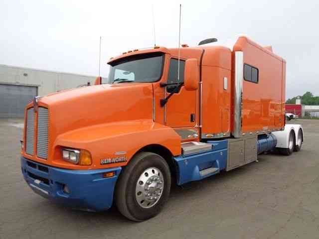 Kenworth T600 HUGE SLEEPER MOTORHOME TOTERHOME RV CAT (2005)