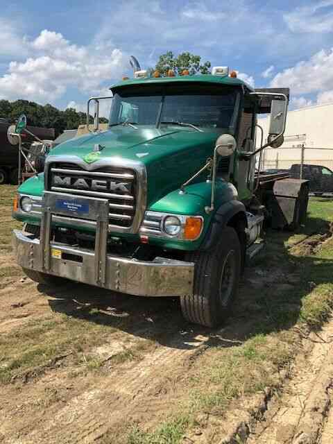 MACK GRANITE CV713 (2005)