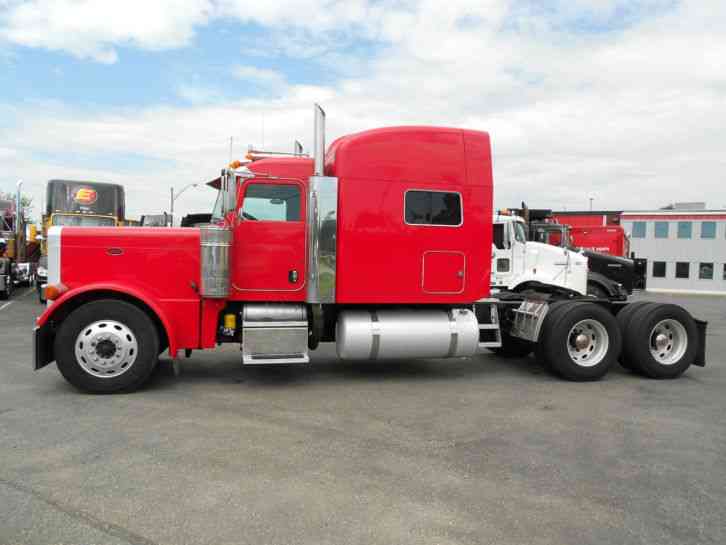 Peterbilt 379 Extended Hood Sleeper (2005)