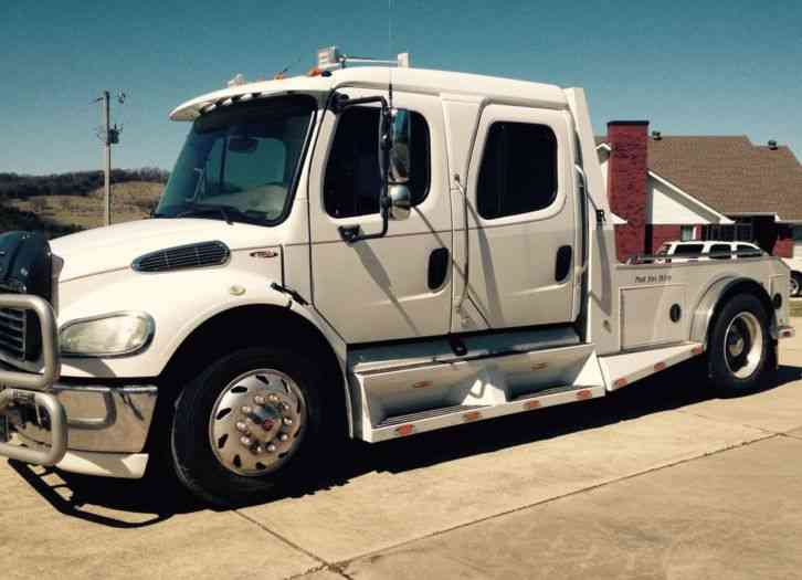 Freightliner M2 Sport Chassis (2005)