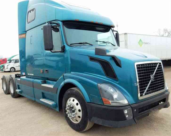 Volvo vnl 670 (2005) : Sleeper Semi Trucks