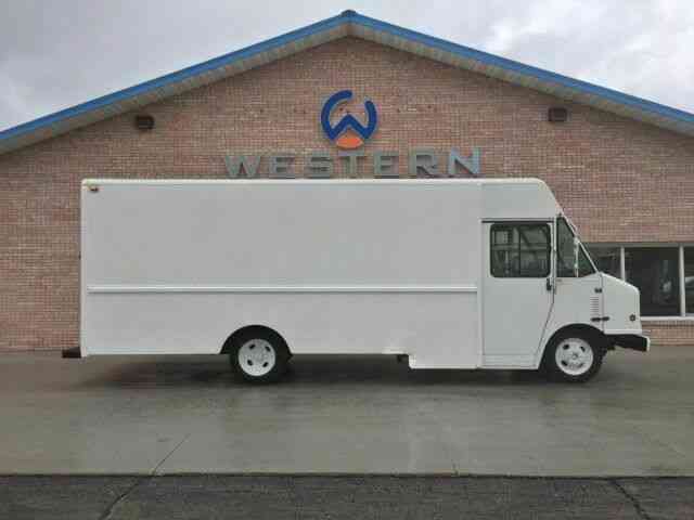 Workhorse P42 Step Van Food Truck Delivery Van (2005)