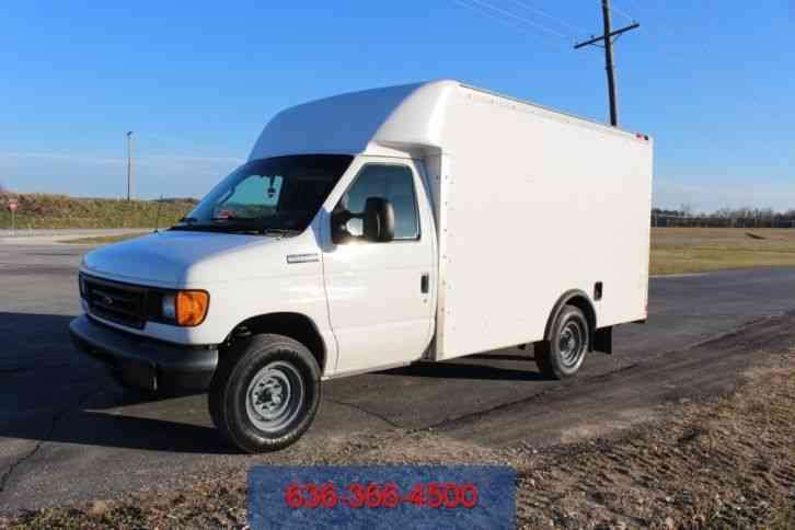 Ford E-350 (2006)