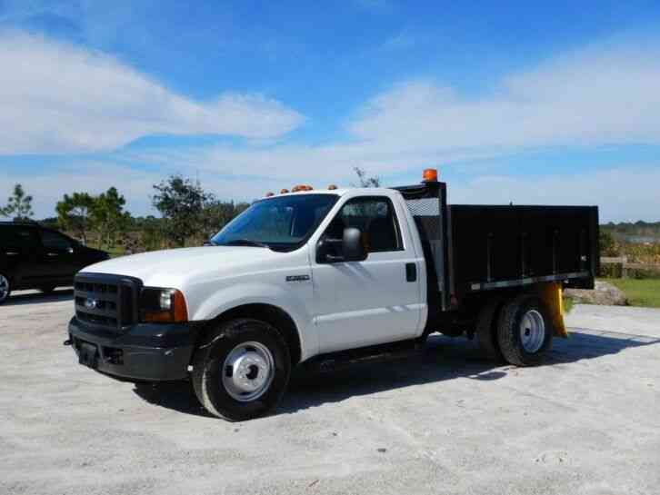 Ford Super Duty F-350 Flatbed Truck (2006)