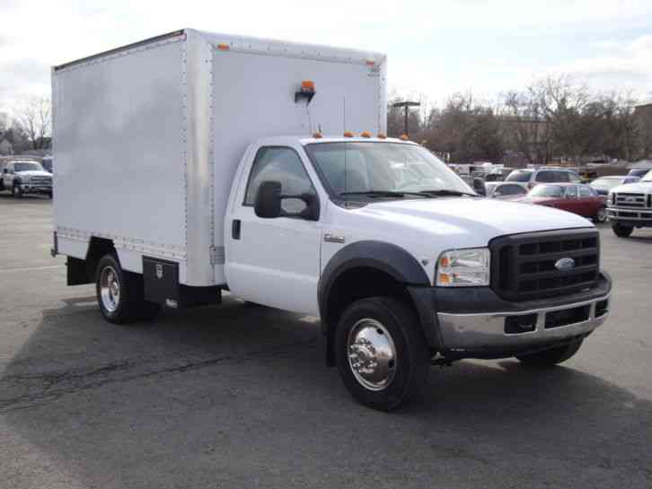 Ford F-550 BOX TRUCK (2006)