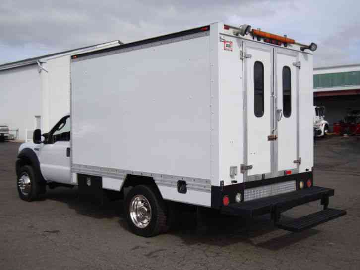 Ford F-550 BOX TRUCK (2006) : Van / Box Trucks