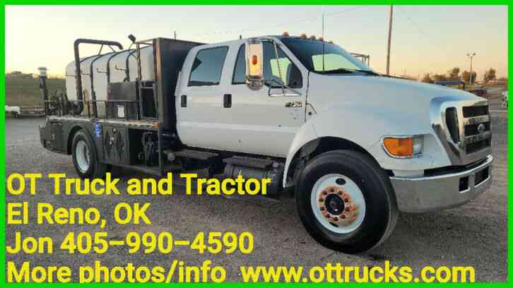 Ford F-750 Crew Cab Water Tank Sprayer Truck Automatic Trans (2006)