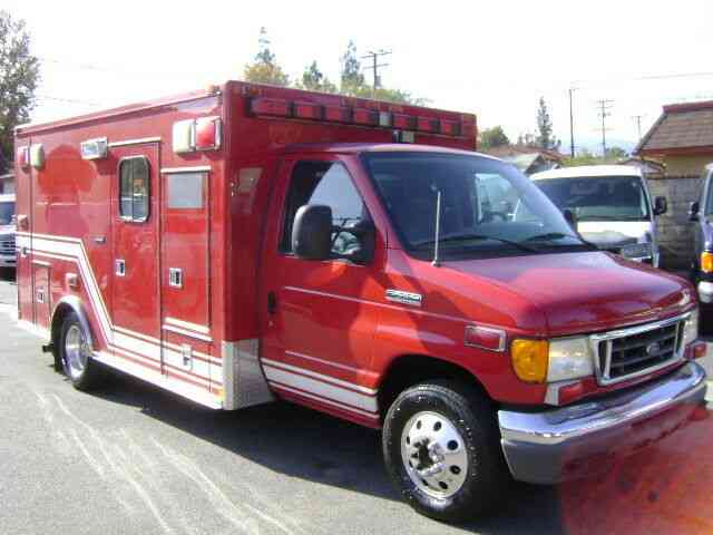 Ford E450 Ambulance (2006)