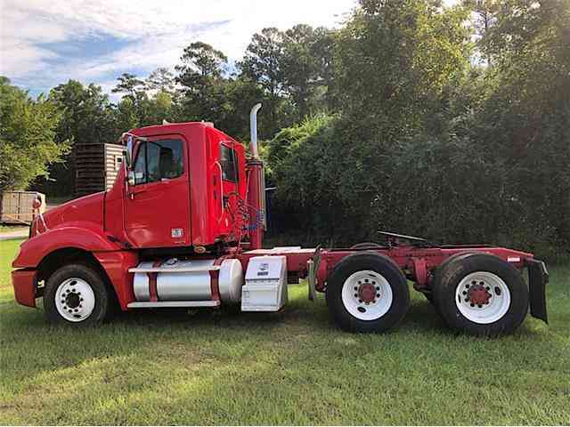 Freightliner CL120 -- (2006)