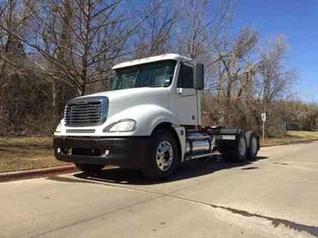 FREIGHTLINER FCL12064ST (2006)