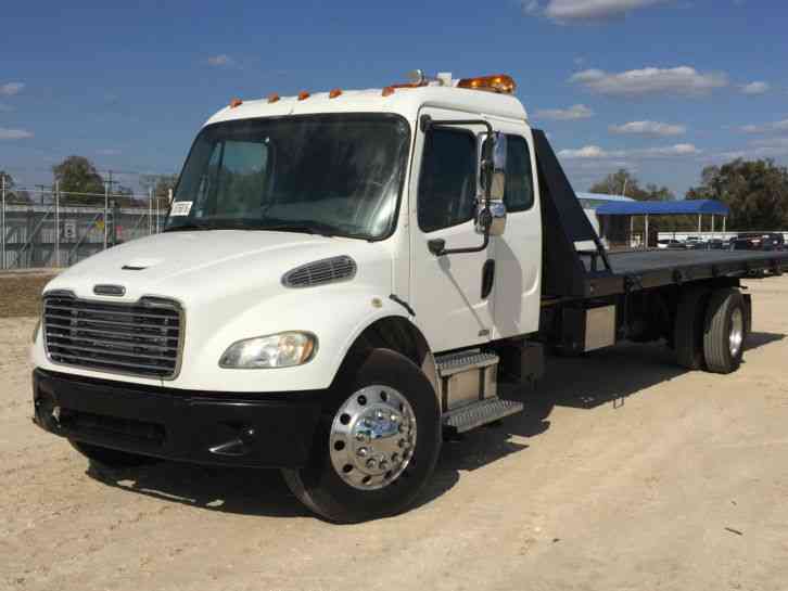 Freightliner M2 106 Medium Duty (2006)