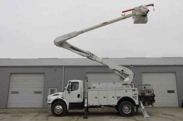 Freightliner M2 Business Class BUCKET TRUCK (2006)