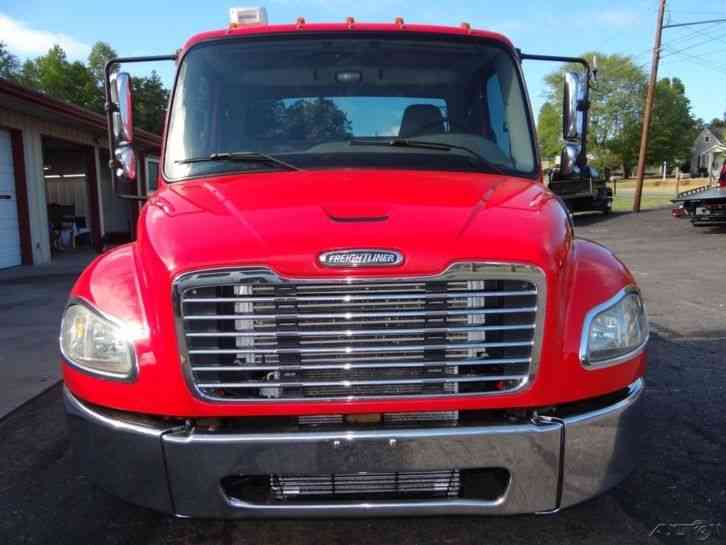 Freightliner M2 BUSINESS CLASS (2006) : Flatbeds & Rollbacks