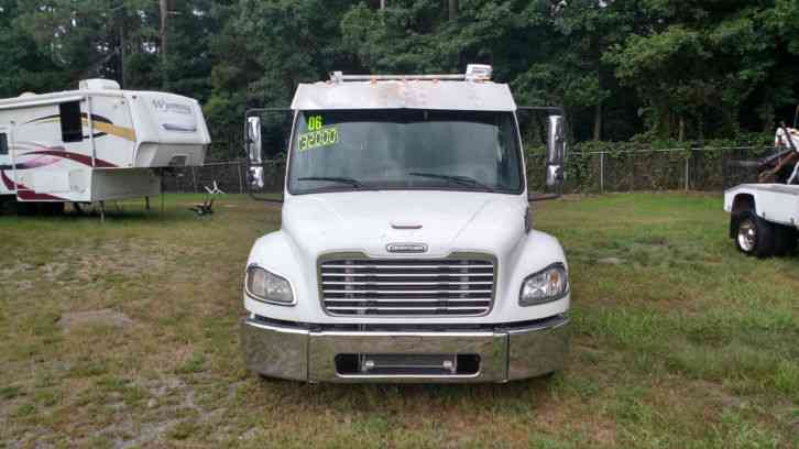 Freightliner M2 (2006)