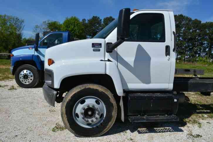 GMC C7500 7. 8L Automatic (2006)