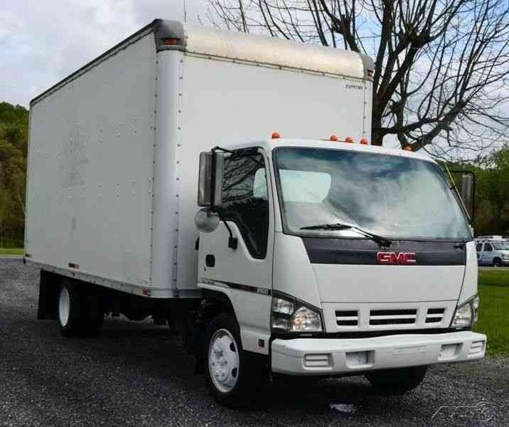 GMC W5500 Cabover 18Ft Box Truck (2006) : Van / Box Trucks