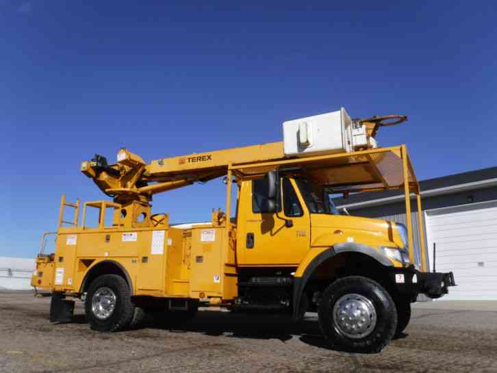 International 7300 4x4 Bucket (2006)