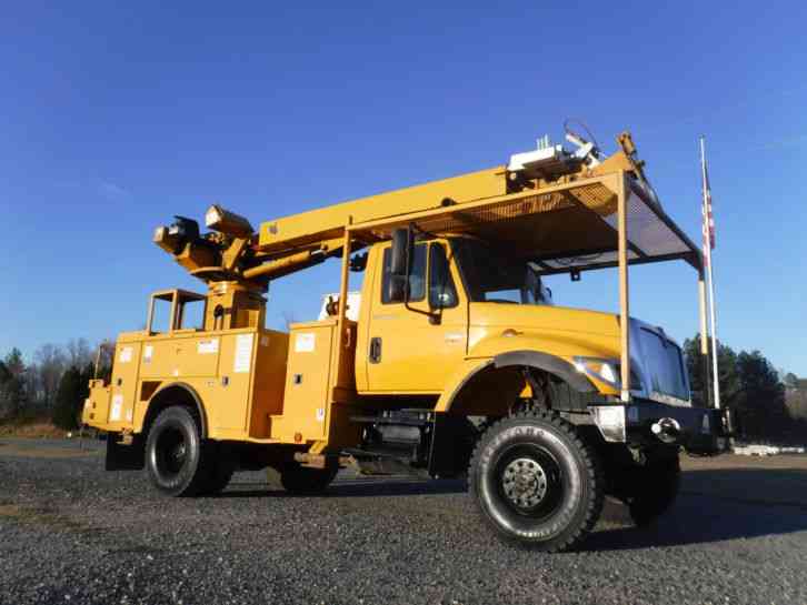 International 7300 4x4 Bucket (2006)