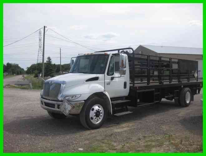 INTERNATIONAL 4300 DT466 ALLISON 22' FLATBED (2006)