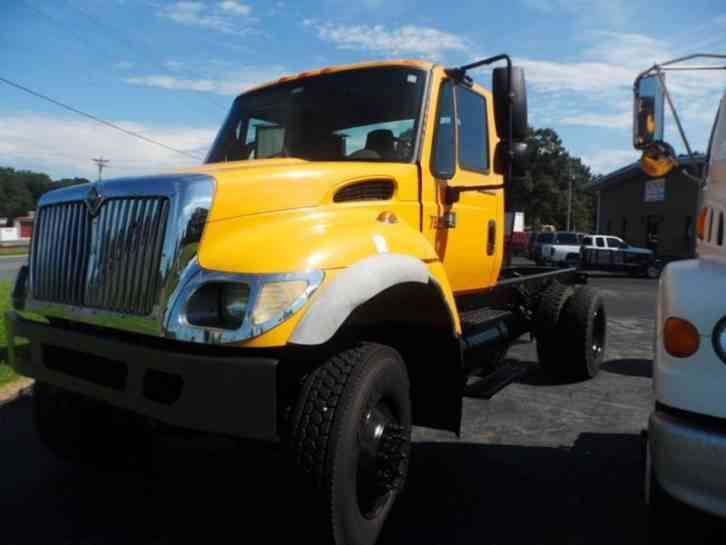 International WORK HORSE 7300 CAB & CHASSIS (2006)