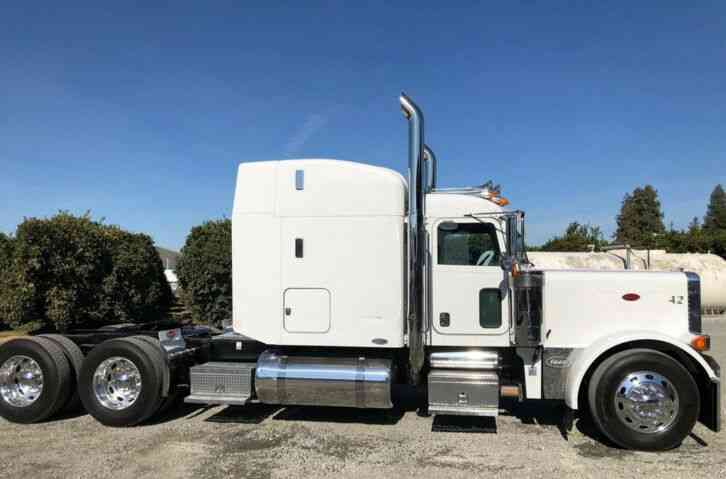 Peterbilt 379 Extended Hood Sleeper Semi Truck (2006)
