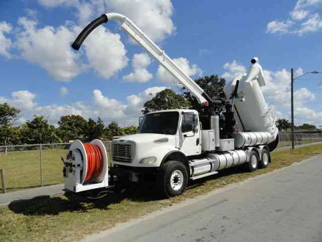 Freightliner M212 (2006)