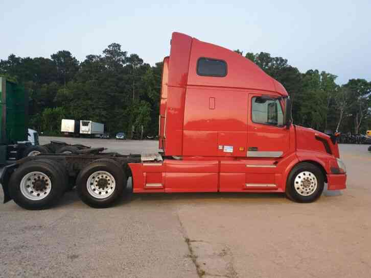 Volvo VNL 670 (2006)