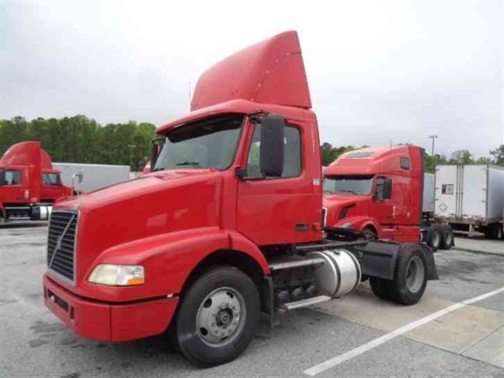 Volvo VNM42T -- (2006)