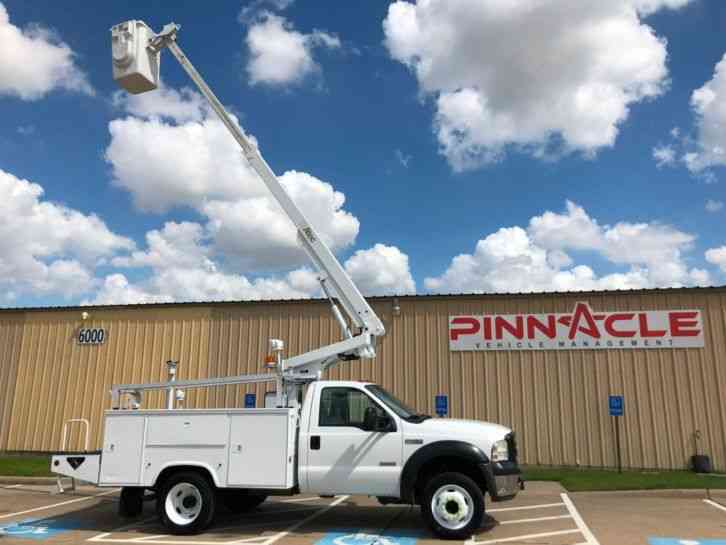 Ford Super Duty F-450 DRW 35' ALTEC BUCKET TRUCK (2006)