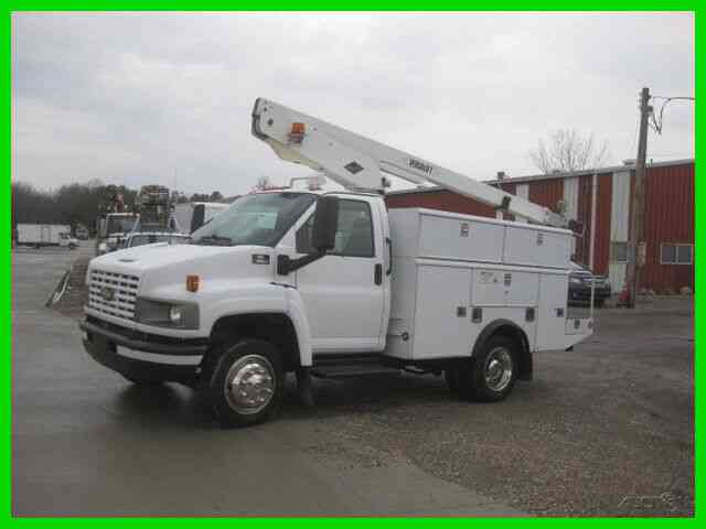 CHEVROLET C4500 8. 1L GAS AUTO WITH VERSALIFT 34 FOOT REACH BUCKET BOOM (2007)