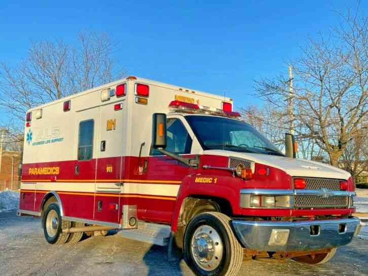 Chevy C4500 Ambulance Wheeled Coach CAMPULANCE Complete just out of service (2007)