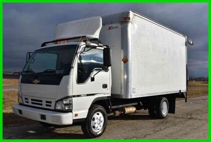 Chevrolet W3500 14Ft Box Truck W/ Lift (2007)