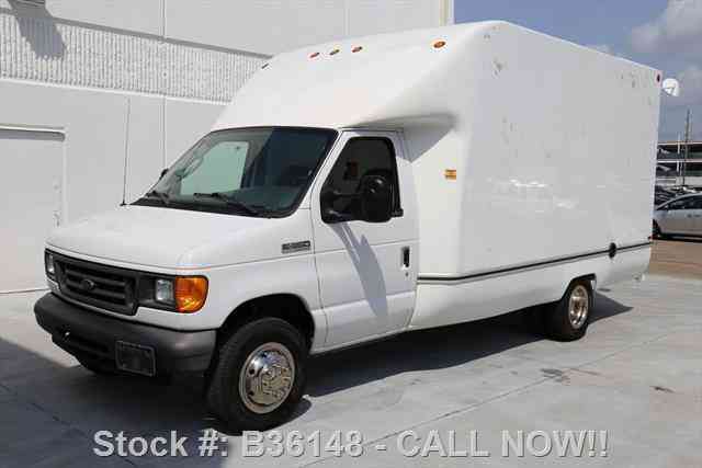 Ford E-Series Van E-350 DUALLY CARGO BOX VAN 5. 4L V8 (2007)