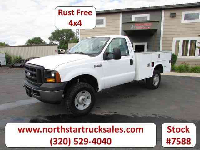 Ford F-350 4x4 Service Utility Truck -- (2007)