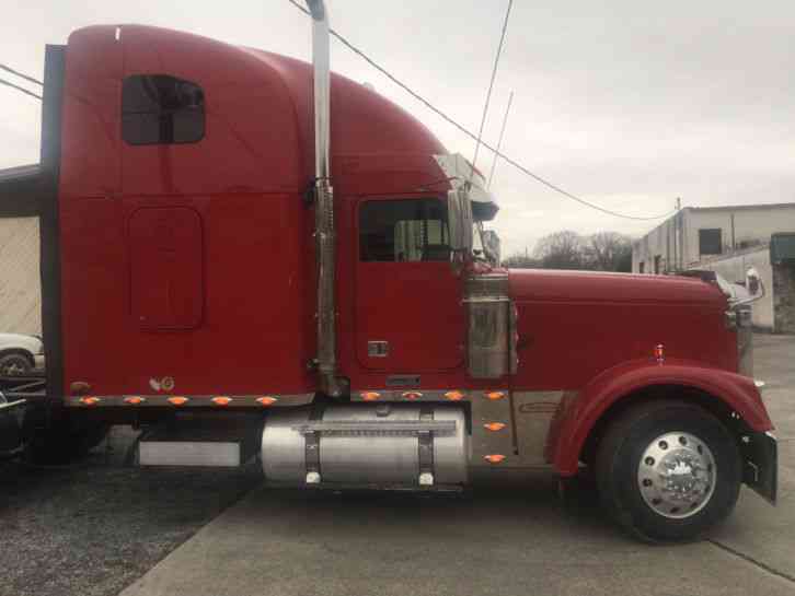 Freightliner Classic XL REBUILT ENGINE (2007) : Sleeper Semi Trucks