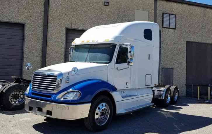 Freightliner COLUMBIA CL120 w/70  CONDO (2007)