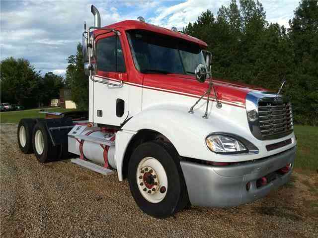 Freightliner COLUMBIA T/A DAYCAB -- (2007)