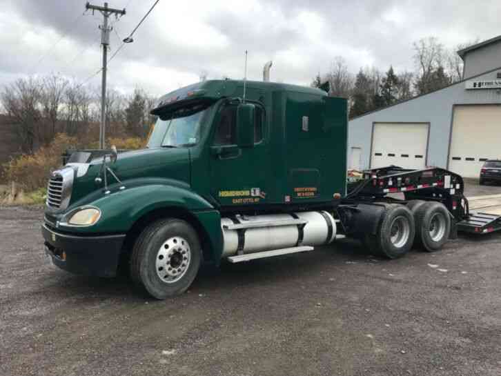 Freightliner Columbia Tractor , low miles , exc cond , no emissions (2007)
