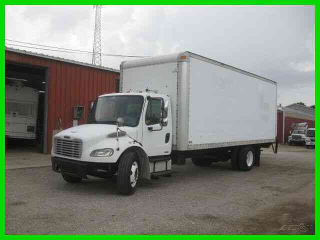 FREIGHTLINER M2 C7 CAT 5 SPEED MANUAL WITH MORGAN 24X102X102 VAN BODY WITH LIFTGATE (2007)