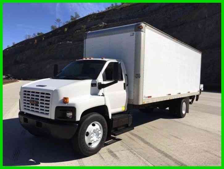 GMC C7500 24Ft Box Truck With Liftgate (2007)