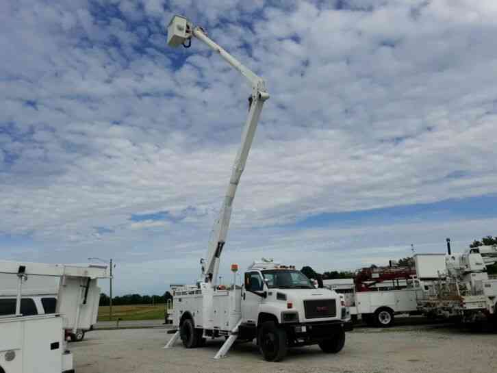 GMC C7500 60' Bucket Truck (2007)