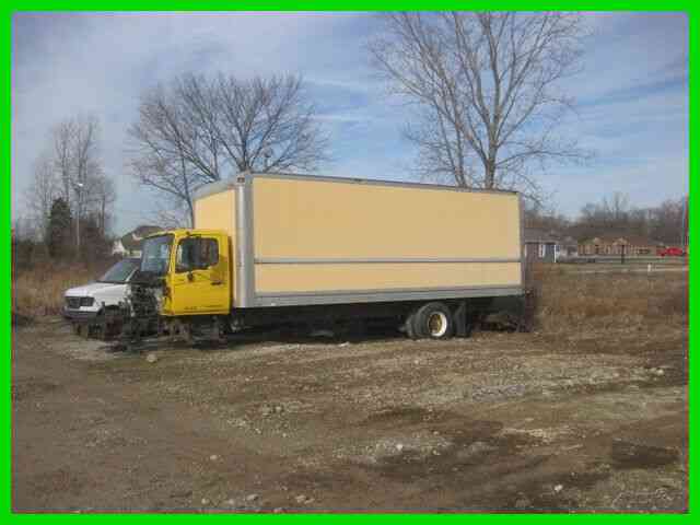 Hino 258/268 24x102x102 BOX WITH LIFT GATE. . . . . (2007)