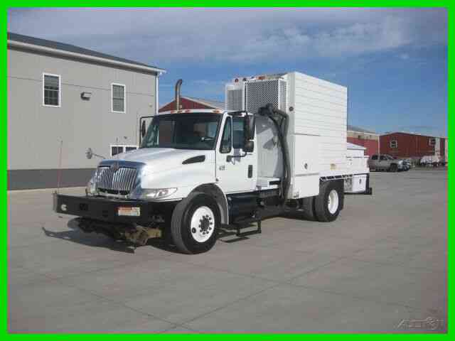 INTERNATIONAL 4300 DT466 ALLISON 14' UTILITY BODY (2007)